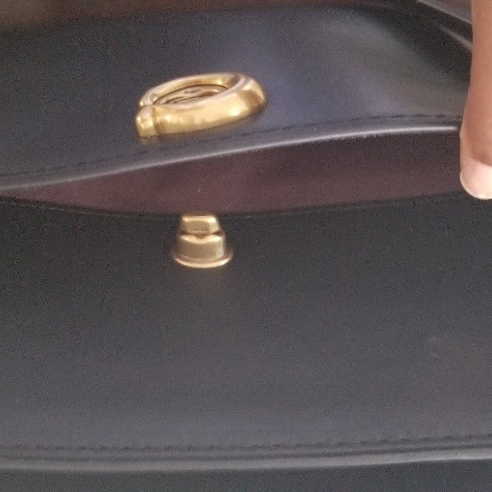 Coach Ladies Bag. - Picture 5 of 7